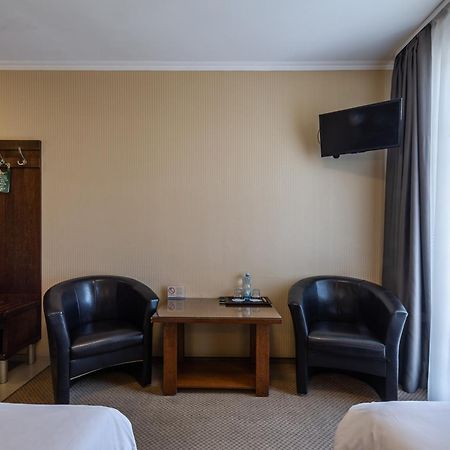 Kamelot Hotell Ternopil Exteriör bild