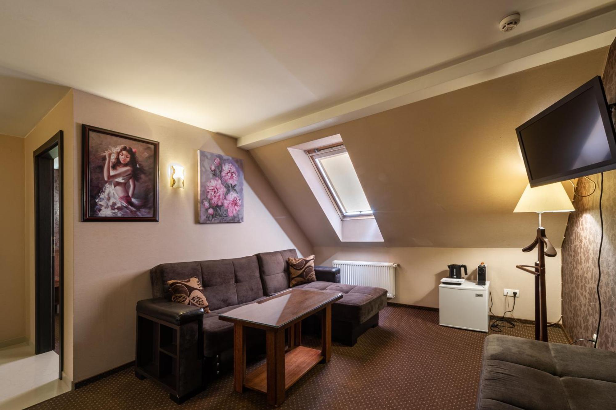 Kamelot Hotell Ternopil Exteriör bild