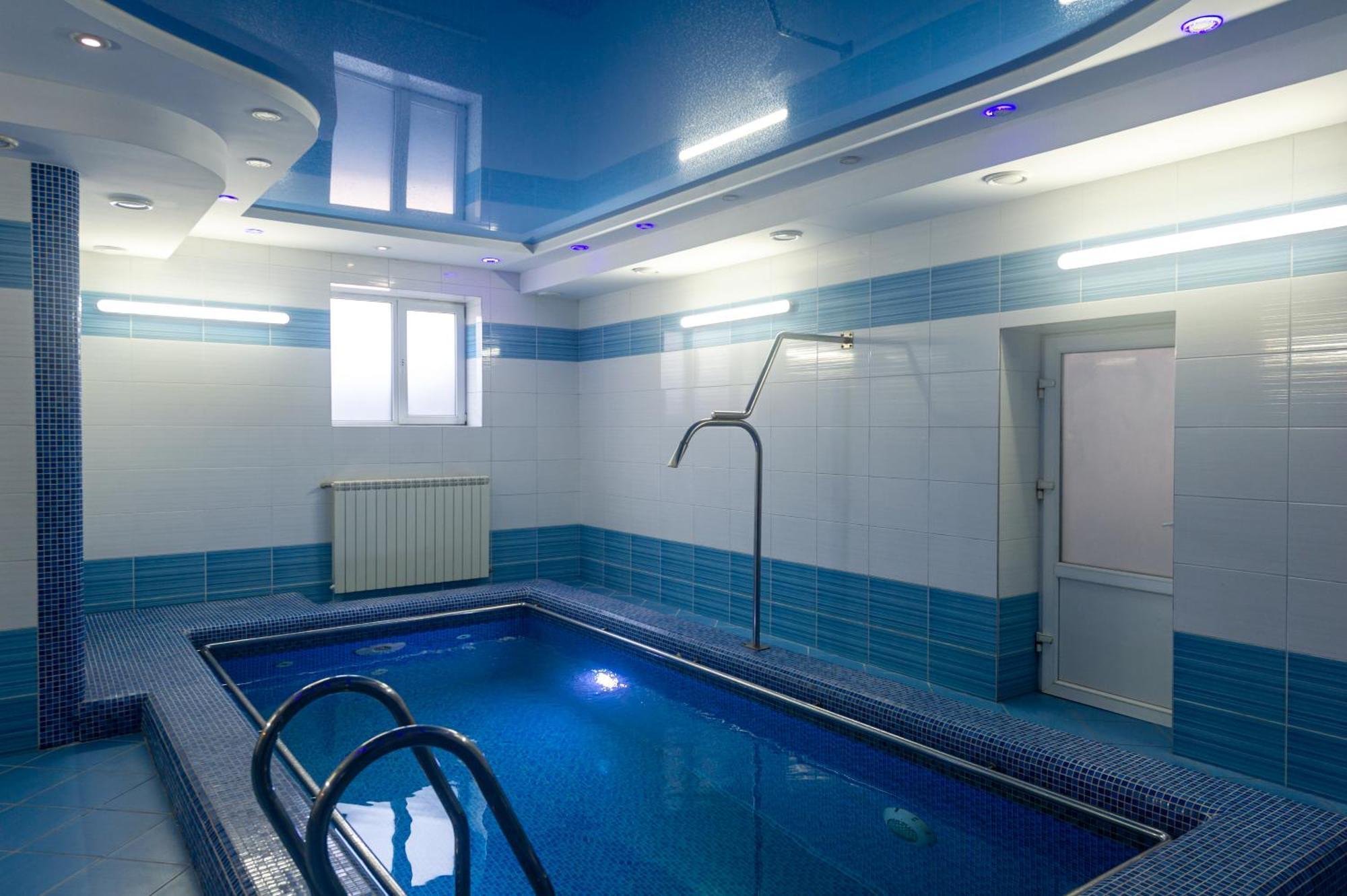 Kamelot Hotell Ternopil Exteriör bild