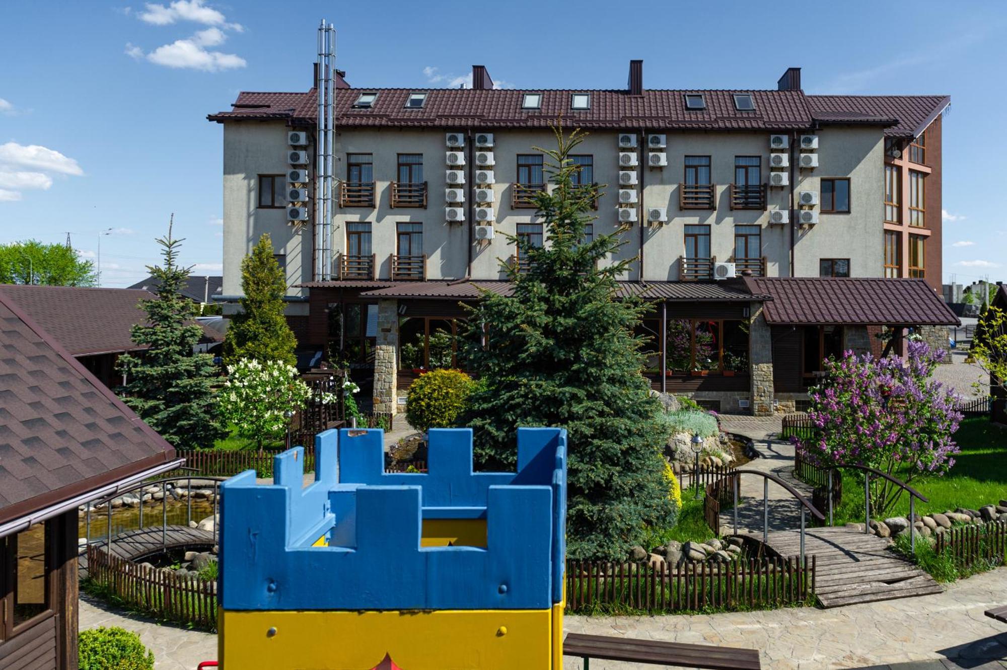 Kamelot Hotell Ternopil Exteriör bild
